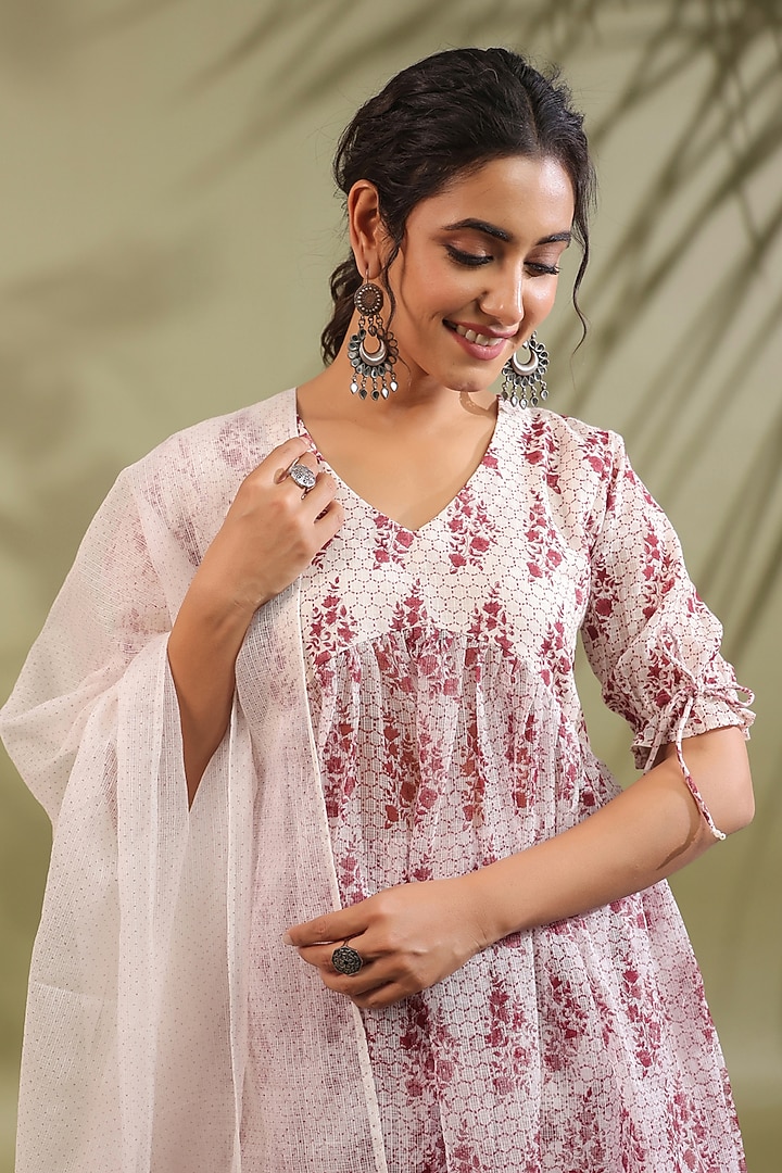 Off-White Cotton & Kota Doria Handblock Printed Kurta Set by ANSHU WADHWA at Pernia's Pop Up Shop