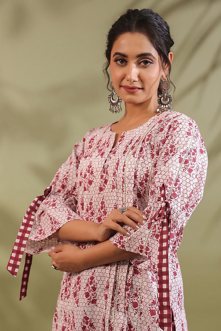 White & Red Cotton Printed Kurta Set by ANSHU WADHWA at Pernia's Pop Up Shop