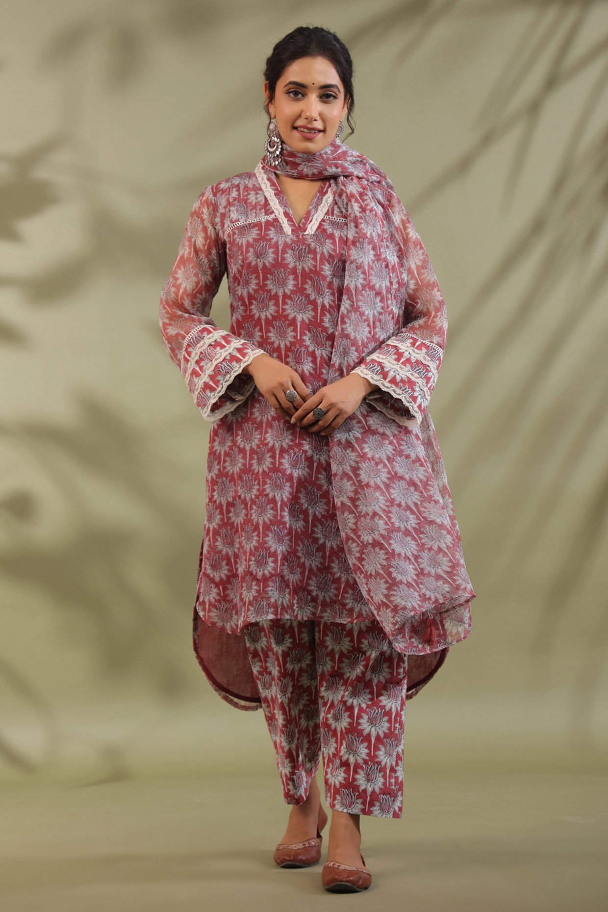 Red Cotton Handblock Printed High-Low Kurta Set by ANSHU WADHWA at Pernia's Pop Up Shop