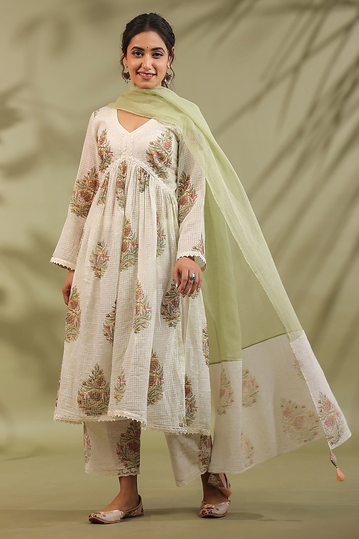 Off-White & Green Cotton Printed Gathered Kurta Set by ANSHU WADHWA at Pernia's Pop Up Shop