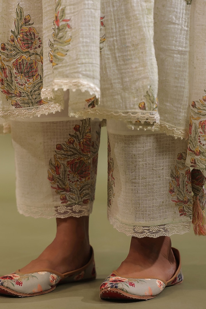 Off-White & Green Cotton Printed Gathered Kurta Set by ANSHU WADHWA at Pernia's Pop Up Shop