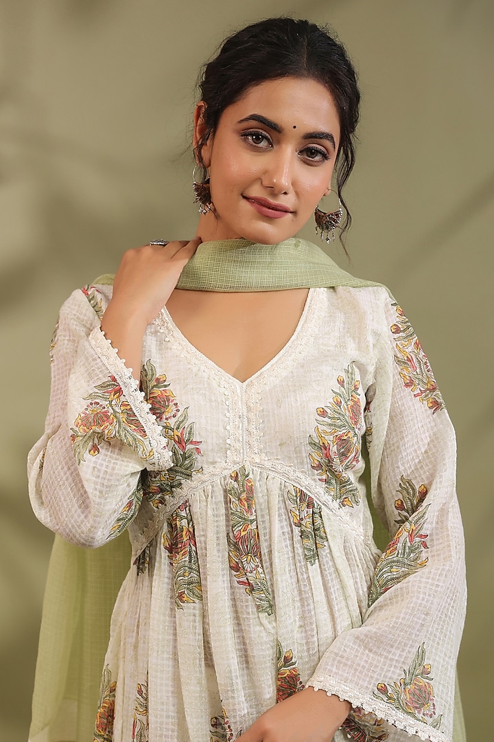 Off-White & Green Cotton Printed Gathered Kurta Set by ANSHU WADHWA at Pernia's Pop Up Shop