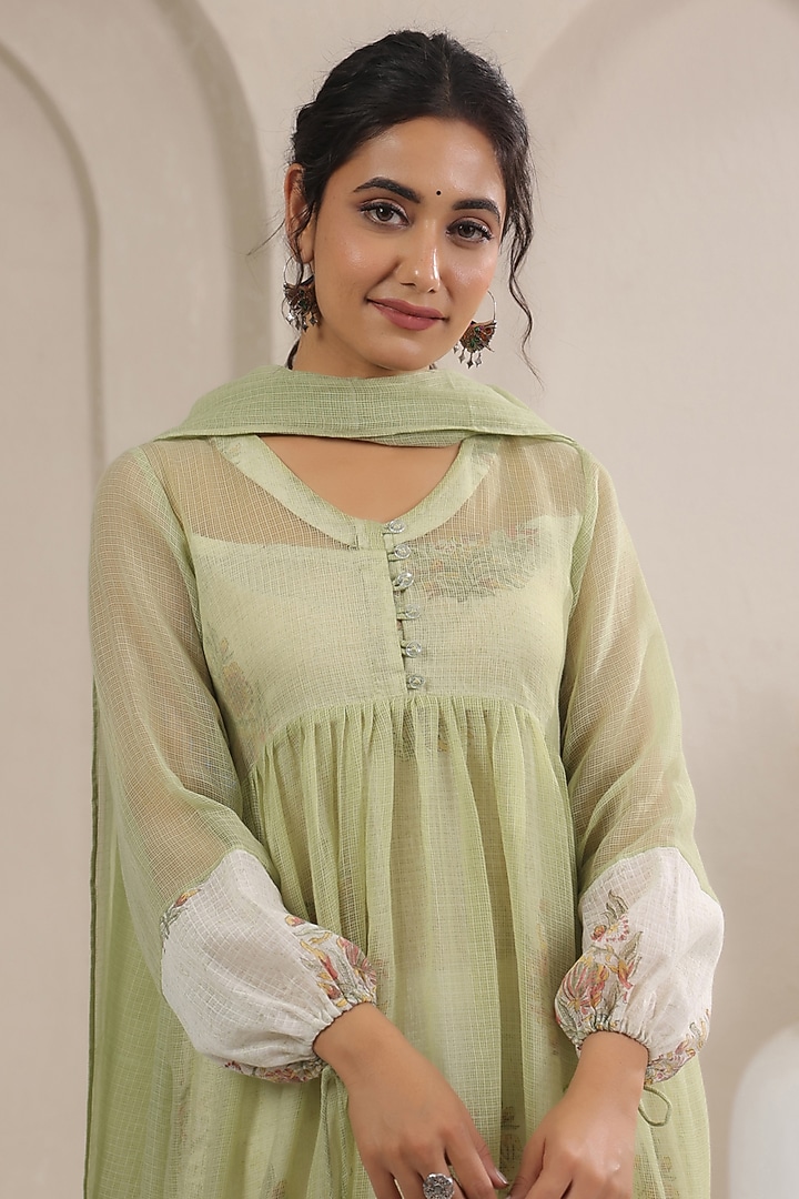 Green Cotton Printed A-Line Kurta Set by ANSHU WADHWA at Pernia's Pop Up Shop