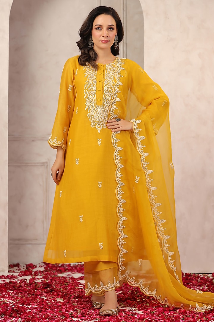 Mustard Yellow Chanderi Embroidered Kurta Set by ANSHU WADHWA at Pernia's Pop Up Shop