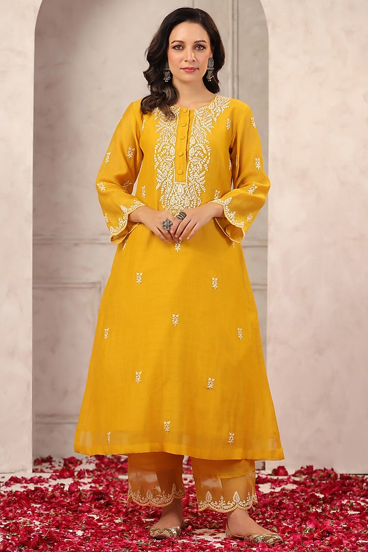 Mustard Yellow Chanderi Embroidered Kurta Set by ANSHU WADHWA at Pernia's Pop Up Shop