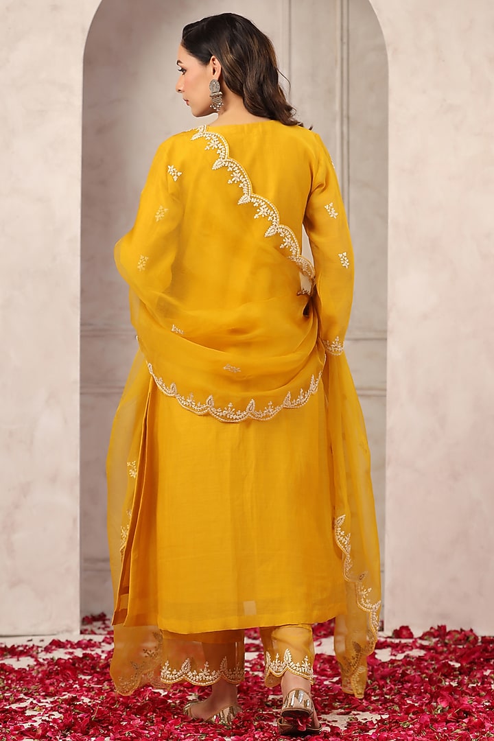 Mustard Yellow Chanderi Embroidered Kurta Set by ANSHU WADHWA at Pernia's Pop Up Shop
