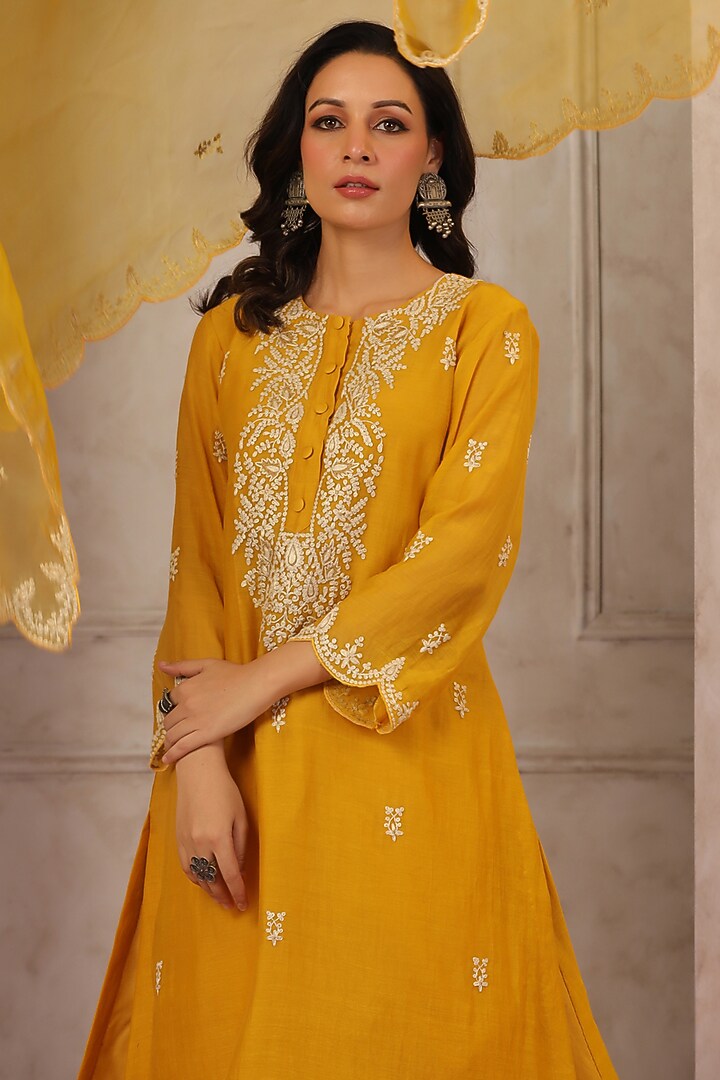 Mustard Yellow Chanderi Embroidered Kurta Set by ANSHU WADHWA at Pernia's Pop Up Shop