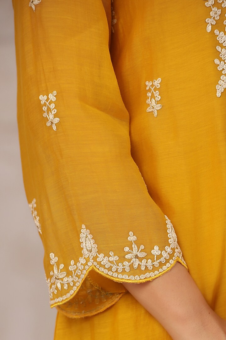 Mustard Yellow Chanderi Embroidered Kurta Set by ANSHU WADHWA at Pernia's Pop Up Shop