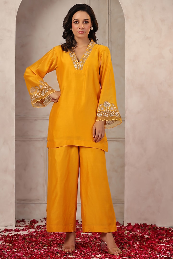 Mango Yellow Silk Chanderi Embroidered Co-Ord Set by ANSHU WADHWA at Pernia's Pop Up Shop