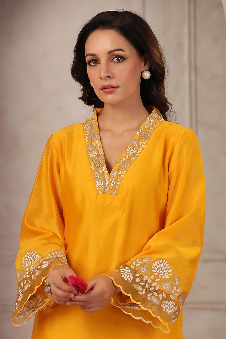 Mango Yellow Silk Chanderi Embroidered Co-Ord Set by ANSHU WADHWA at Pernia's Pop Up Shop