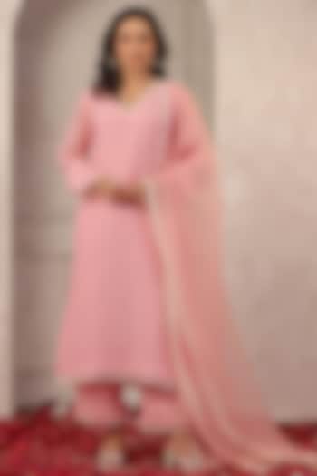 Pink Chanderi Lace Embroidered Kurta Set by ANSHU WADHWA at Pernia's Pop Up Shop