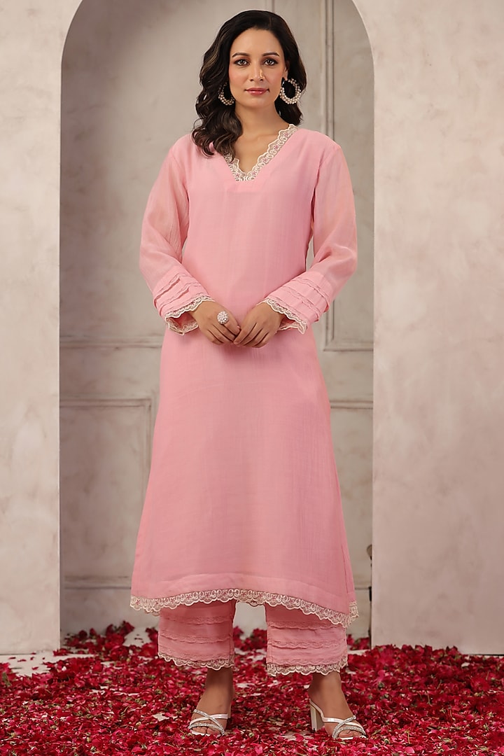 Pink Chanderi Lace Embroidered Kurta Set by ANSHU WADHWA at Pernia's Pop Up Shop