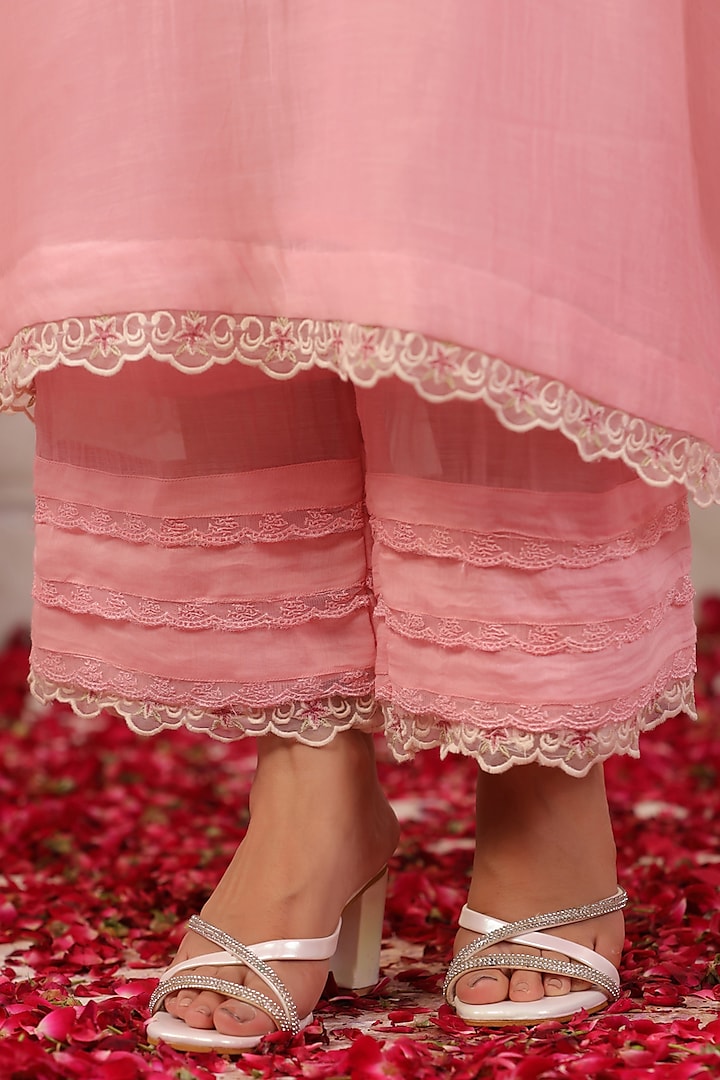 Pink Chanderi Lace Embroidered Kurta Set by ANSHU WADHWA at Pernia's Pop Up Shop