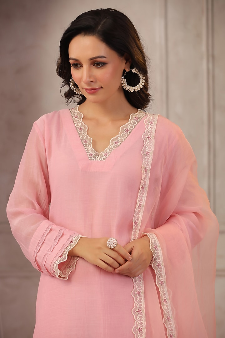 Pink Chanderi Lace Embroidered Kurta Set by ANSHU WADHWA at Pernia's Pop Up Shop
