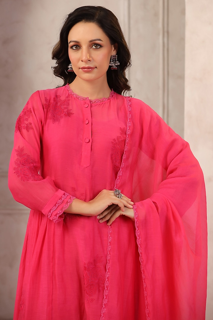 Hot Pink Chanderi Embroidered Kurta Set by ANSHU WADHWA at Pernia's Pop Up Shop