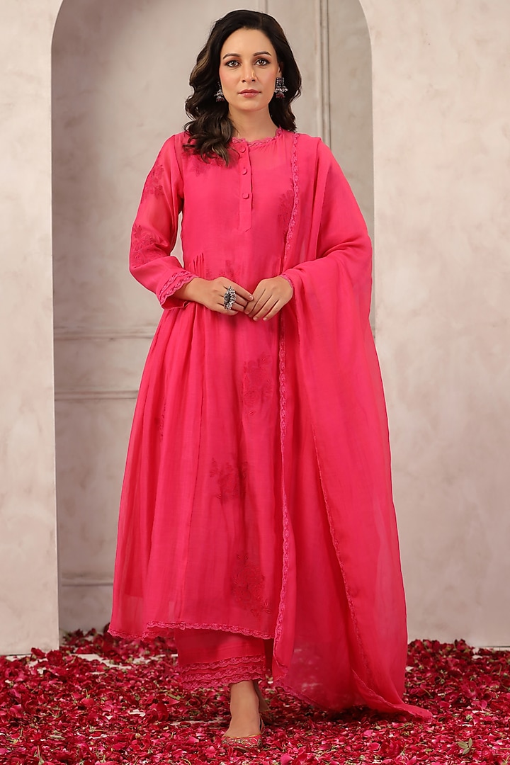 Hot Pink Chanderi Embroidered Kurta Set by ANSHU WADHWA at Pernia's Pop Up Shop