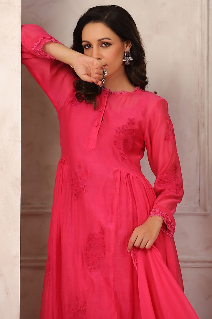 Hot Pink Chanderi Embroidered Kurta Set by ANSHU WADHWA at Pernia's Pop Up Shop