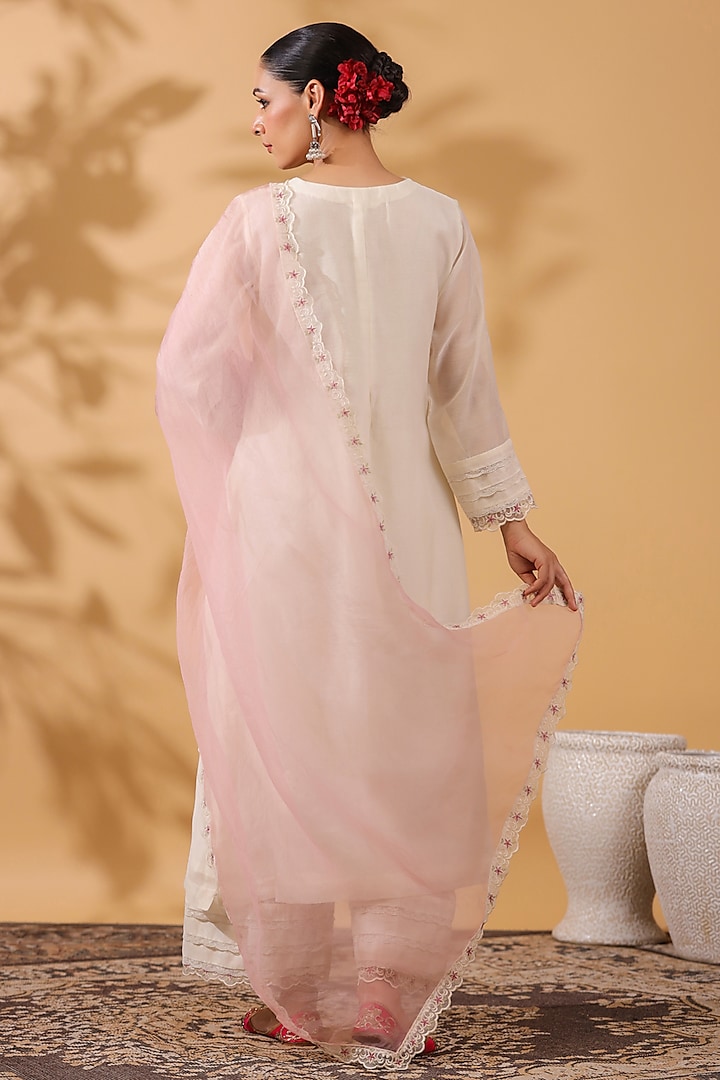 Ivory Chanderi Lace Embroidered Kurta Set by ANSHU WADHWA at Pernia's Pop Up Shop
