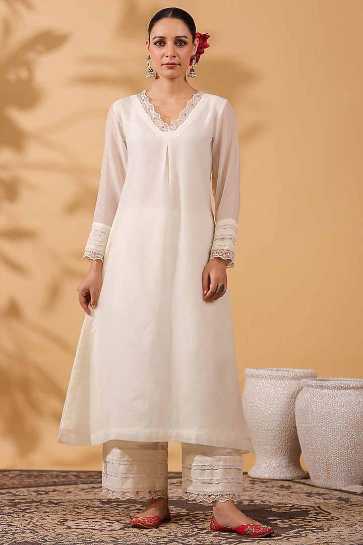 Ivory Chanderi Lace Embroidered Kurta Set by ANSHU WADHWA at Pernia's Pop Up Shop