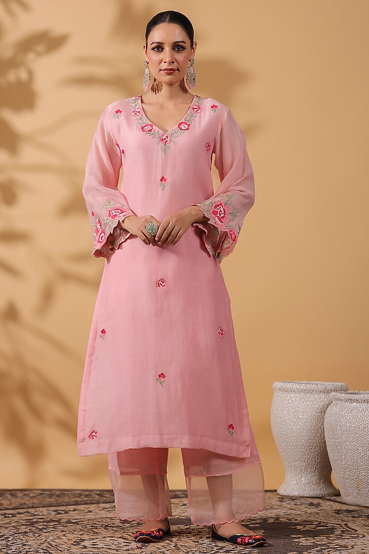 Pink Chanderi Machine Embroidered Kurta Set by ANSHU WADHWA at Pernia's Pop Up Shop