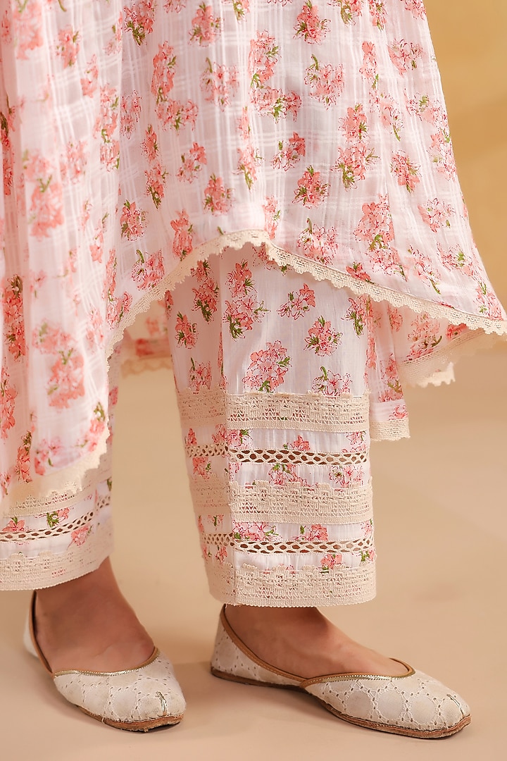 Peach & Off-White Cotton Printed Gathered Kurta Set by ANSHU WADHWA at Pernia's Pop Up Shop