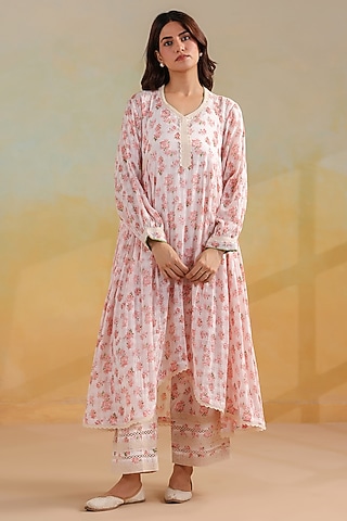 Peach & Off-White Cotton Printed Gathered Kurta Set by ANSHU WADHWA