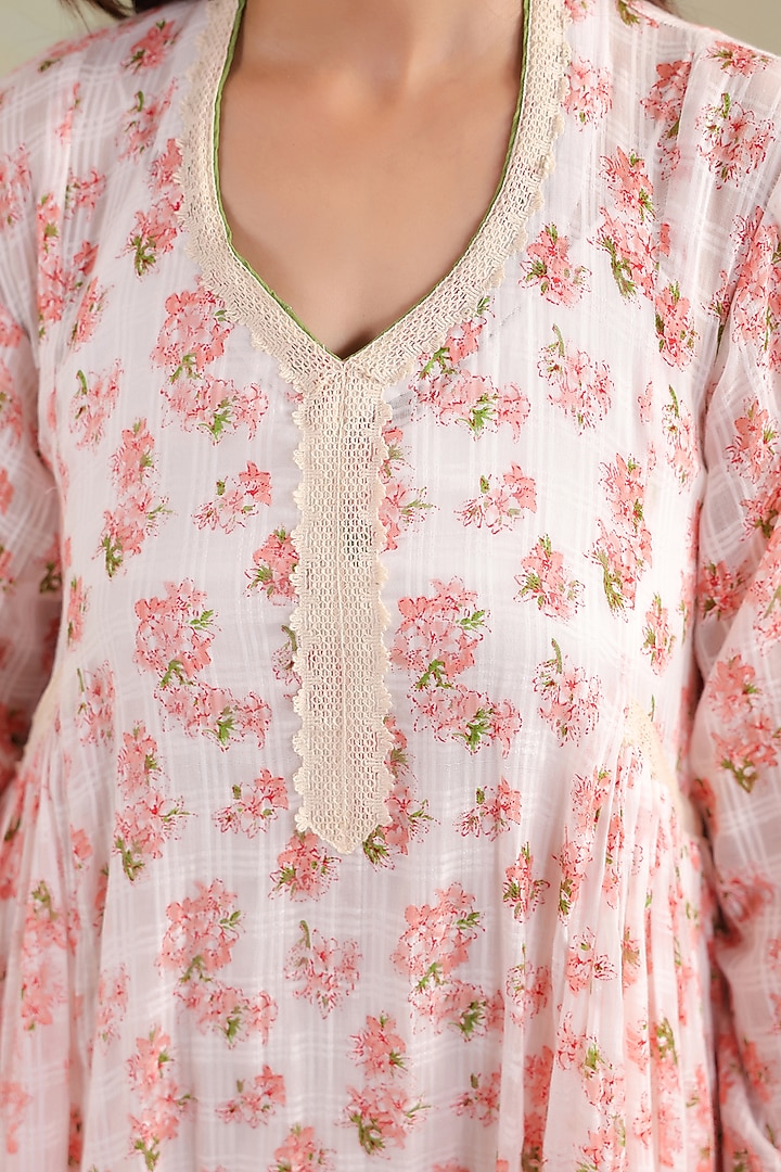 Peach & Off-White Cotton Printed Gathered Kurta Set by ANSHU WADHWA at Pernia's Pop Up Shop