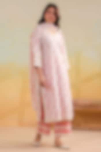 Peach & Off-White Cotton Printed Straight Kurta Set by ANSHU WADHWA at Pernia's Pop Up Shop