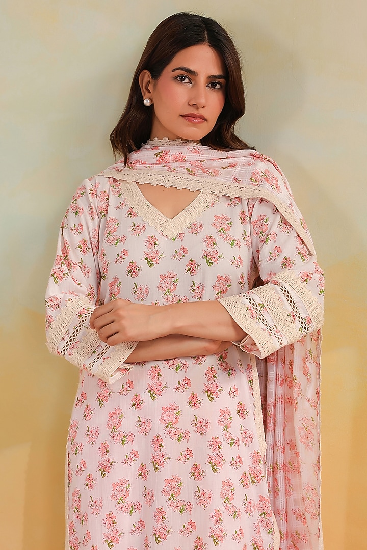 Peach & Off-White Cotton Printed Straight Kurta Set by ANSHU WADHWA at Pernia's Pop Up Shop