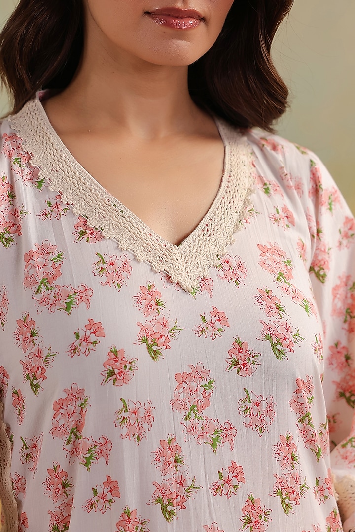 Peach & Off-White Cotton Printed Straight Kurta Set by ANSHU WADHWA at Pernia's Pop Up Shop