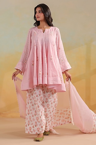 Pink Cotton Floral Printed Short Kalidar Kurta Set by ANSHU WADHWA