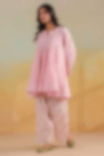 Pink Cotton Floral Printed Short Kalidar Kurta Set by ANSHU WADHWA at Pernia's Pop Up Shop