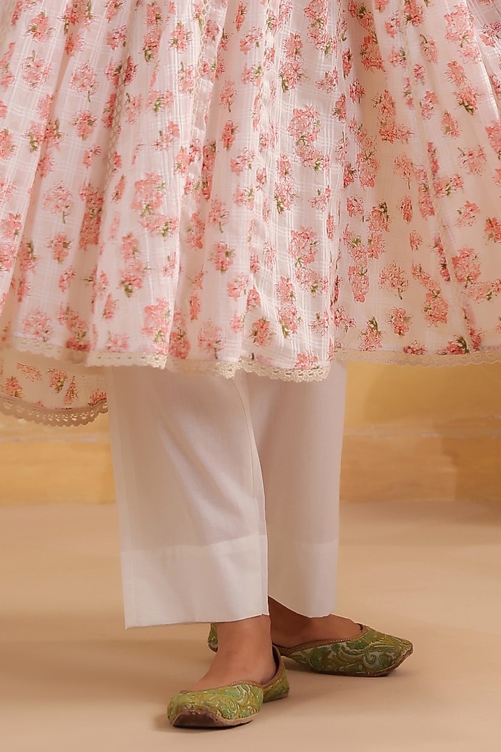 White Cotton Floral Printed Kalidar Kurta Set by ANSHU WADHWA at Pernia's Pop Up Shop