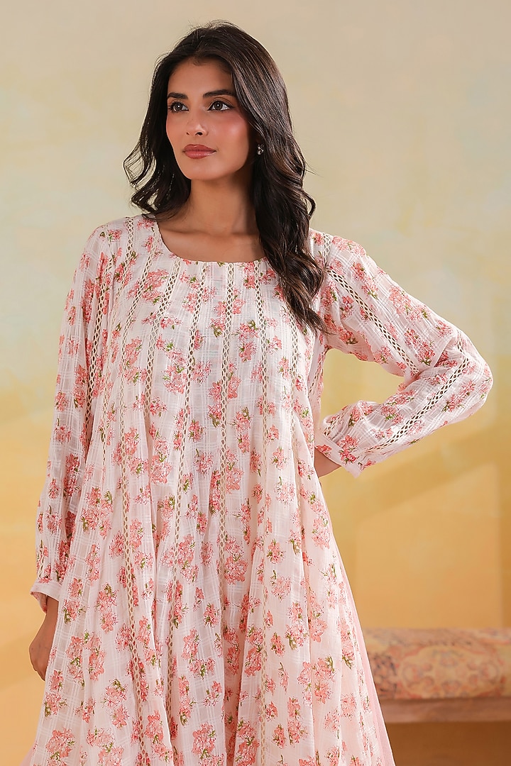 White Cotton Floral Printed Kalidar Kurta Set by ANSHU WADHWA at Pernia's Pop Up Shop