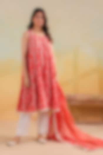 Peachish Orange Cotton Printed Sleeveless Kalidar Kurta Set by ANSHU WADHWA at Pernia's Pop Up Shop