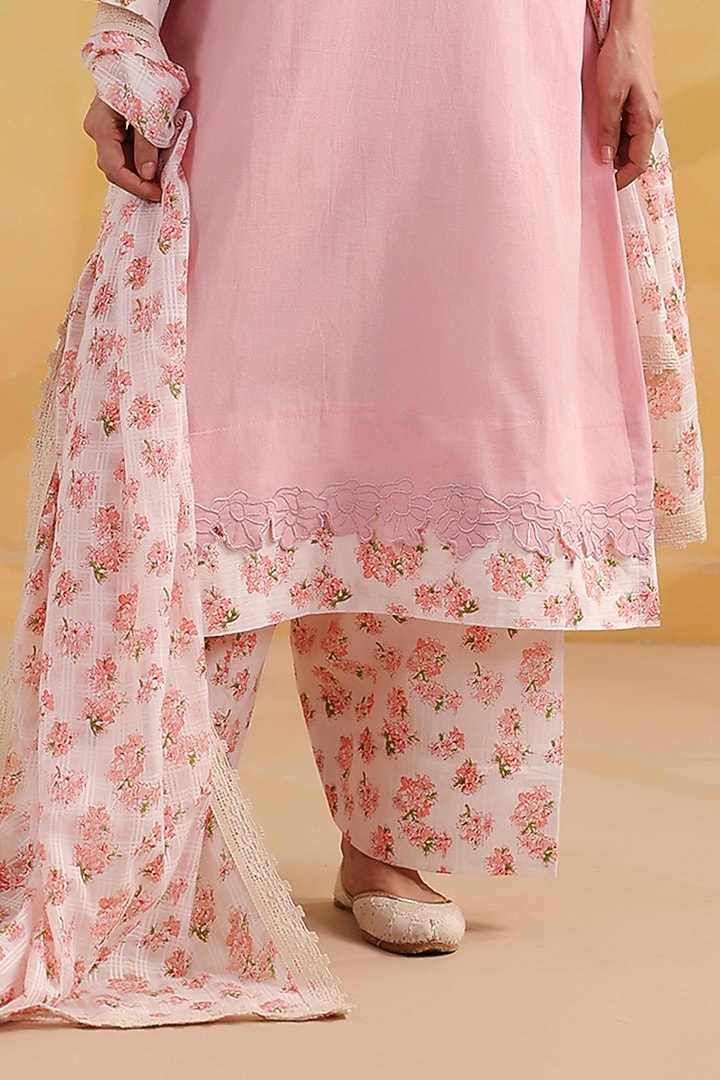 Pink Cotton Embroidered Kurta Set by ANSHU WADHWA at Pernia's Pop Up Shop