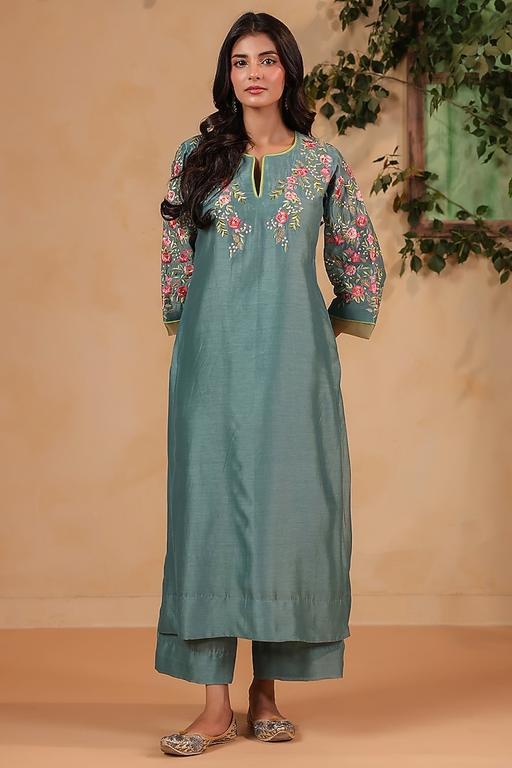 Teal Chanderi Machine Embroidered Straight Kurta Set by ANSHU WADHWA at Pernia's Pop Up Shop