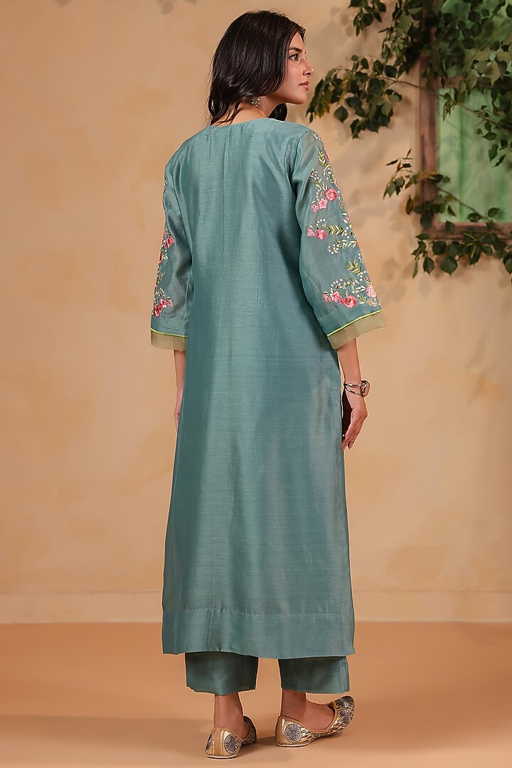 Teal Chanderi Machine Embroidered Straight Kurta Set by ANSHU WADHWA at Pernia's Pop Up Shop