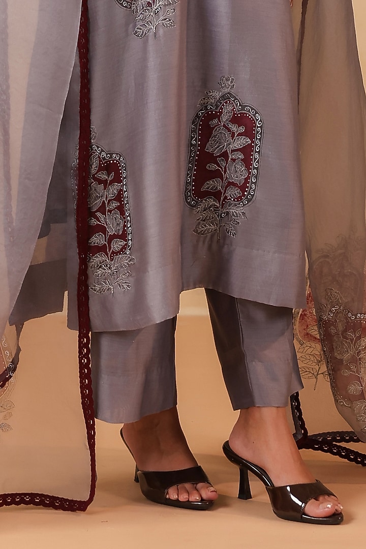 Grey Chanderi Motif Hand Painted Straight Kurta Set by ANSHU WADHWA at Pernia's Pop Up Shop