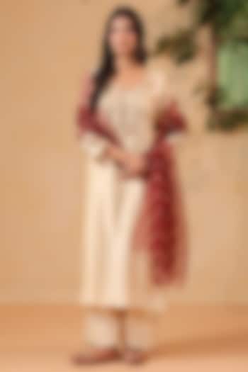 Golden Beige Chanderi Hand Embroidered Short Kurta Set by ANSHU WADHWA at Pernia's Pop Up Shop