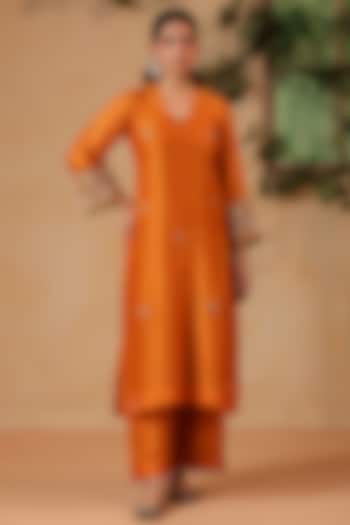 Mustard Brown Chanderi Hand Embroidered Kurta Set by ANSHU WADHWA at Pernia's Pop Up Shop