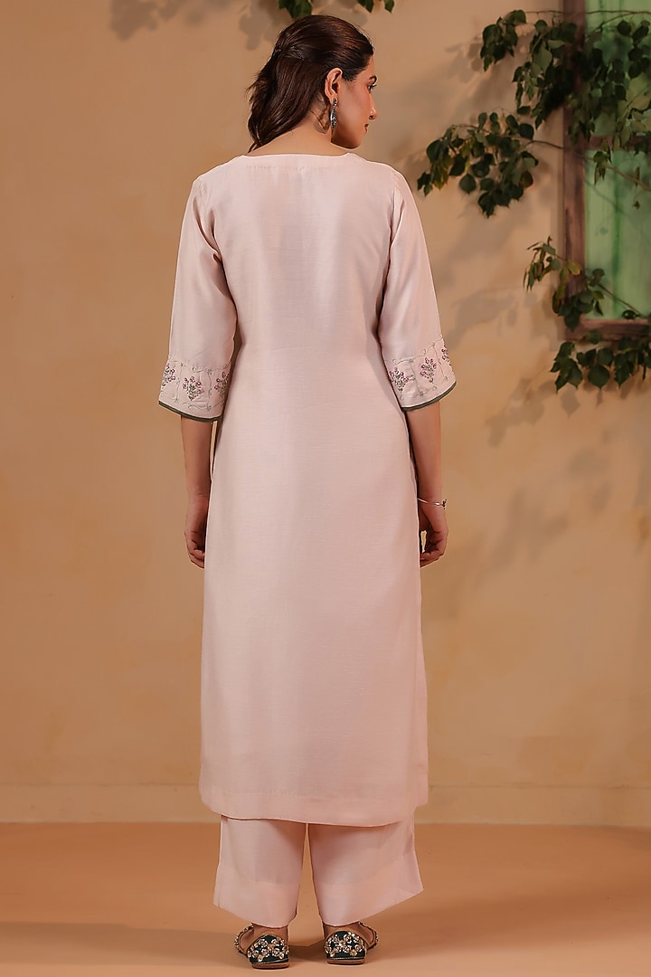 Light Pink Linen Satin Hand Embroidered Kurta Set by ANSHU WADHWA at Pernia's Pop Up Shop