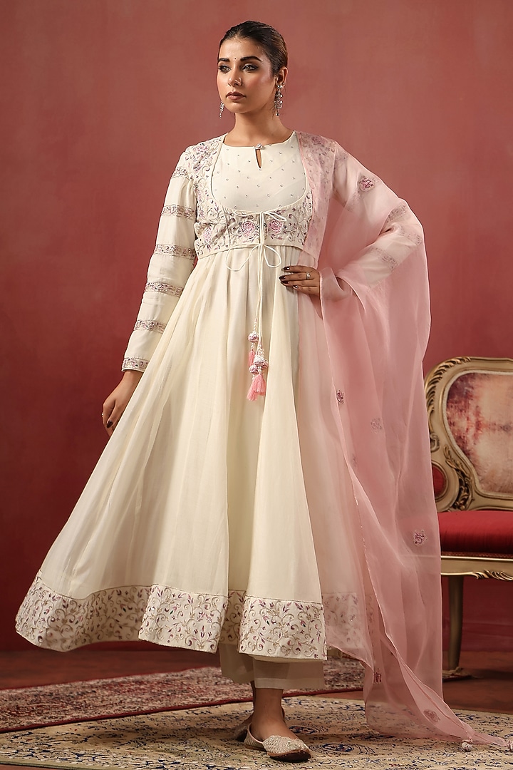 Off-White Chanderi Threadwork Party Wear Anarkali Set by ANSHU WADHWA at Pernia's Pop Up Shop