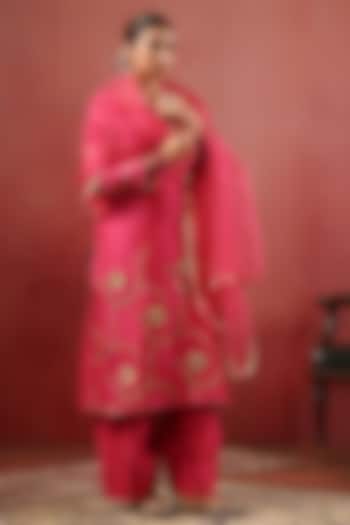 Hot Pink Chanderi Aari Work Kurta Set by ANSHU WADHWA at Pernia's Pop Up Shop