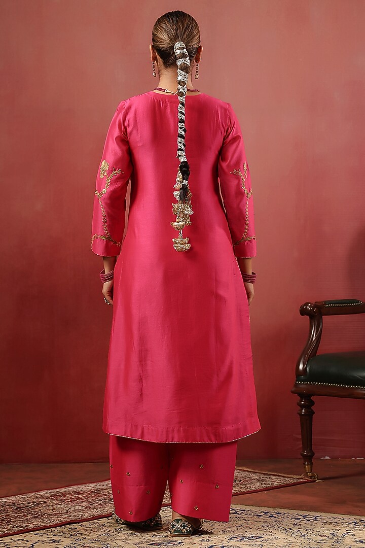 Hot Pink Chanderi Aari Work Kurta Set by ANSHU WADHWA at Pernia's Pop Up Shop