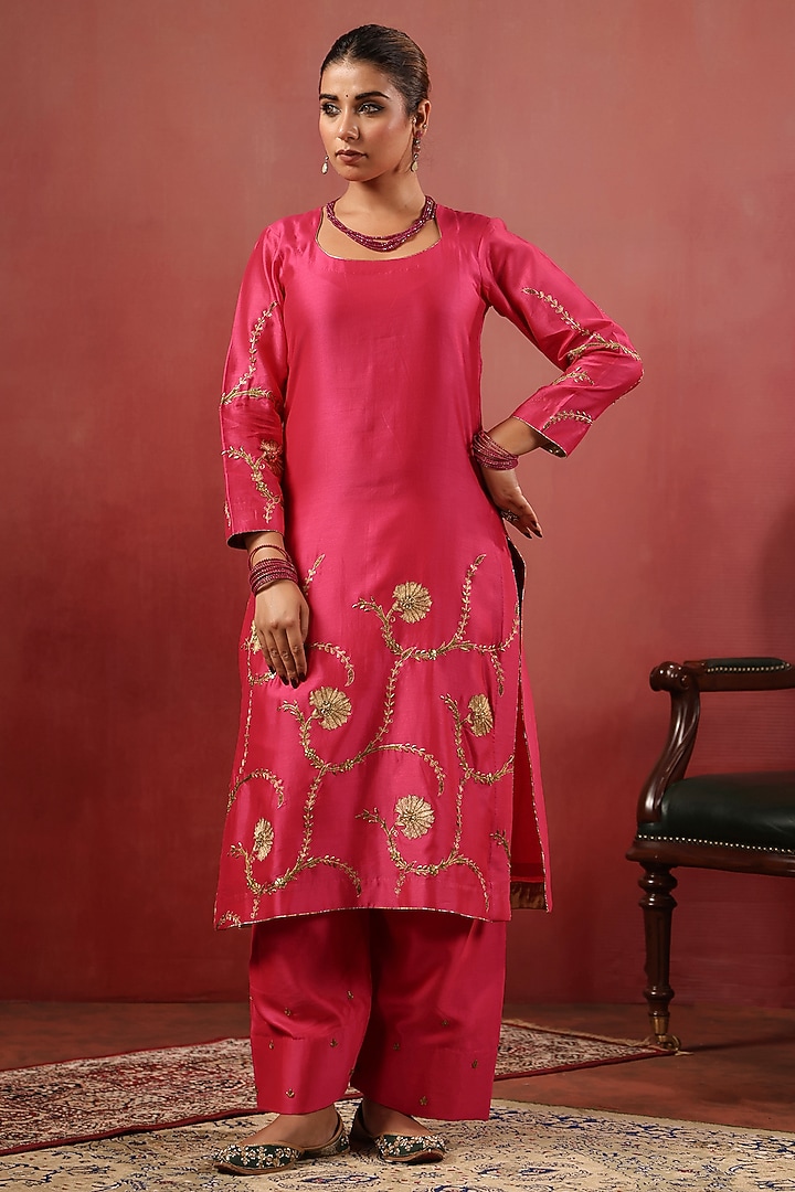 Hot Pink Chanderi Aari Work Kurta Set by ANSHU WADHWA at Pernia's Pop Up Shop