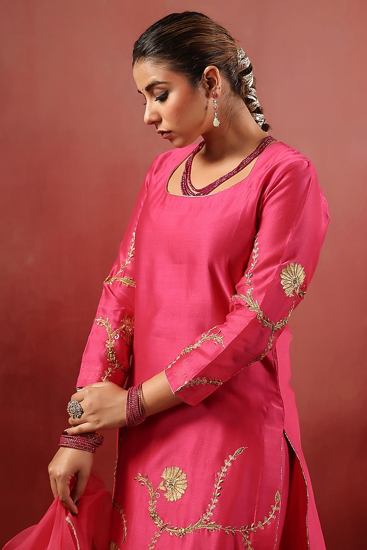 Hot Pink Chanderi Aari Work Kurta Set by ANSHU WADHWA at Pernia's Pop Up Shop