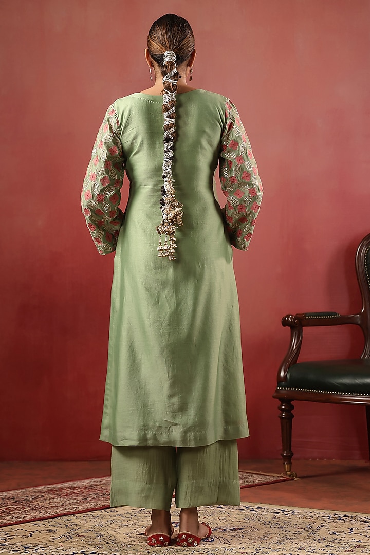 Pista Green Chanderi Threadwork Kurta Set by ANSHU WADHWA at Pernia's Pop Up Shop