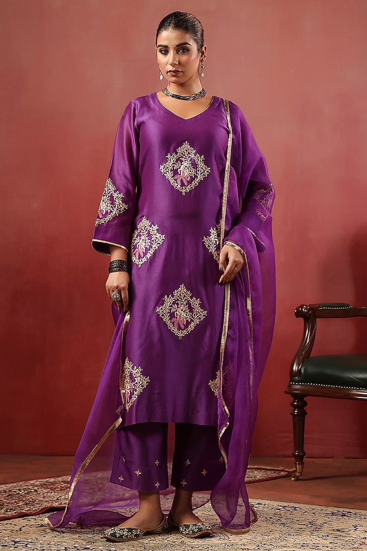 Jamun Purple Chanderi Resham Work Kurta Set by ANSHU WADHWA at Pernia's Pop Up Shop