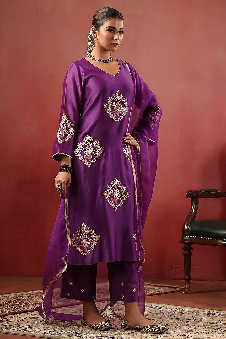 Jamun Purple Chanderi Resham Work Kurta Set by ANSHU WADHWA at Pernia's Pop Up Shop